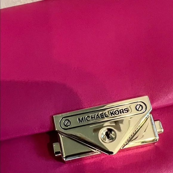 Michael Kors Fuchsia Crossbody Bag with Chain Strap - Picture 2 of 10